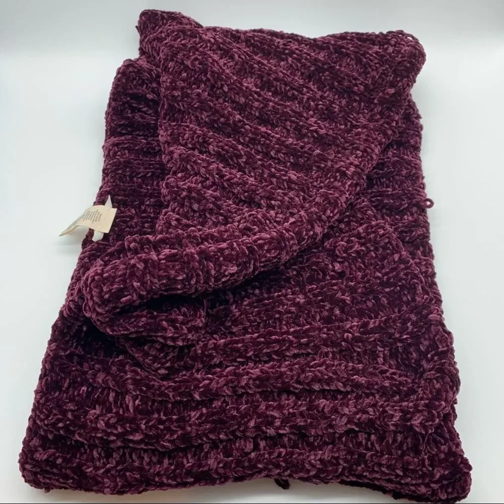 FREE PEOPLE Love Bug Twisted Chenille‎ Cowl Infinity Scarf - Girly Cozy Winter